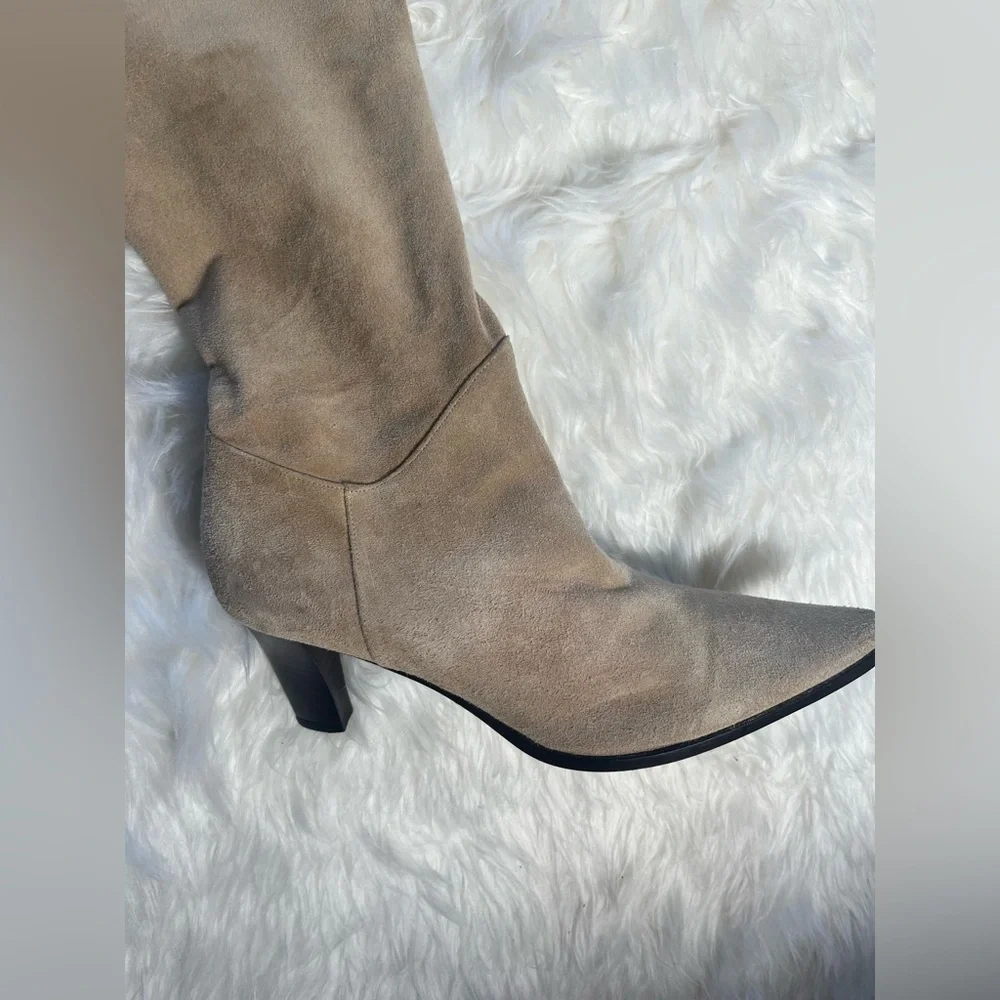 KENNETH COLE POINTED TOE PULL ON SUEDE BOOTS TAN COLOR SIZE 71/2 - Picture 3 of 14